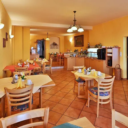 Hotel Hotel-pension Zum Markt